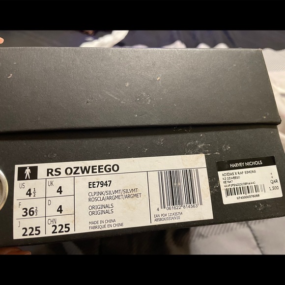 Sneakers - Picture 2 of 3